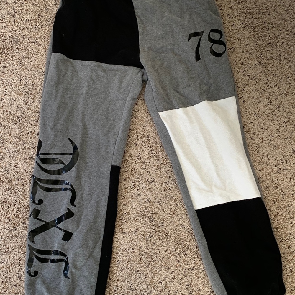 Long pants - Picture 1 of 2